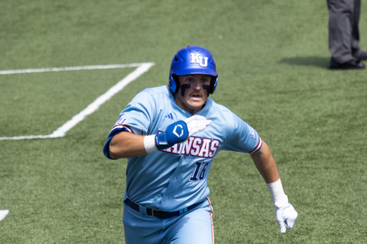 Kansas baseball loses 5-2 to No. 15 West Virginia on senior day, sealing series loss
